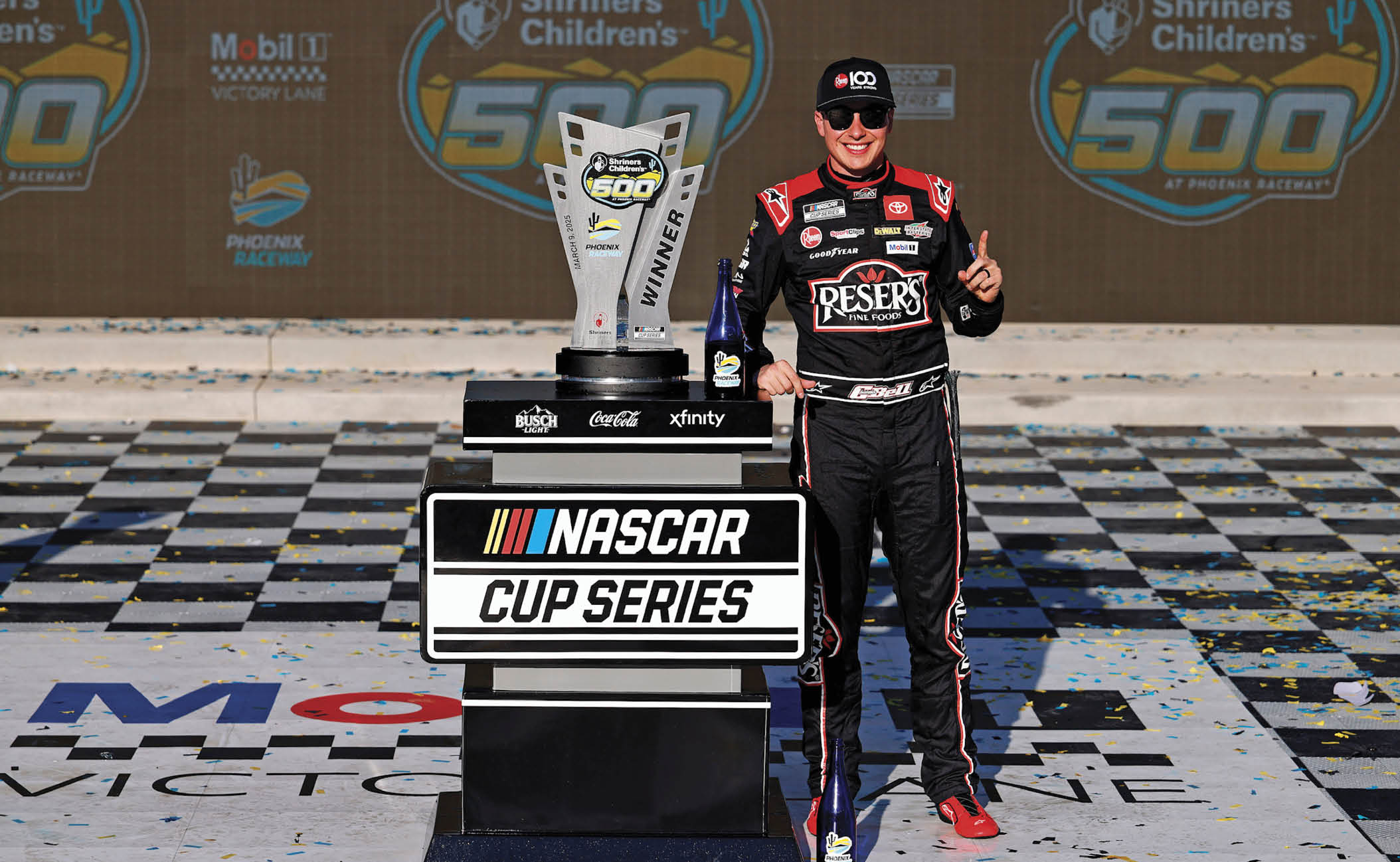 #20: Christopher Bell, Joe Gibbs Racing, Reser's Fine Foods Toyota Camry, Victory Lane